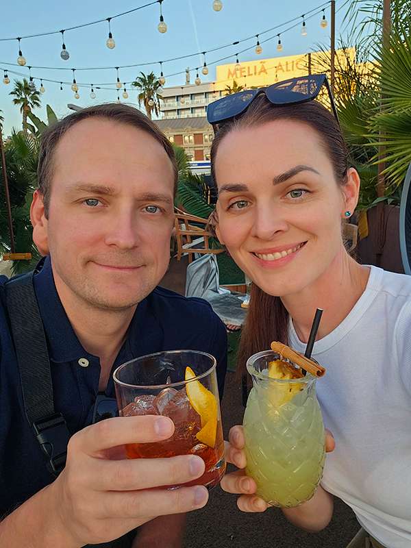 sunset cocktails at samoa alicante